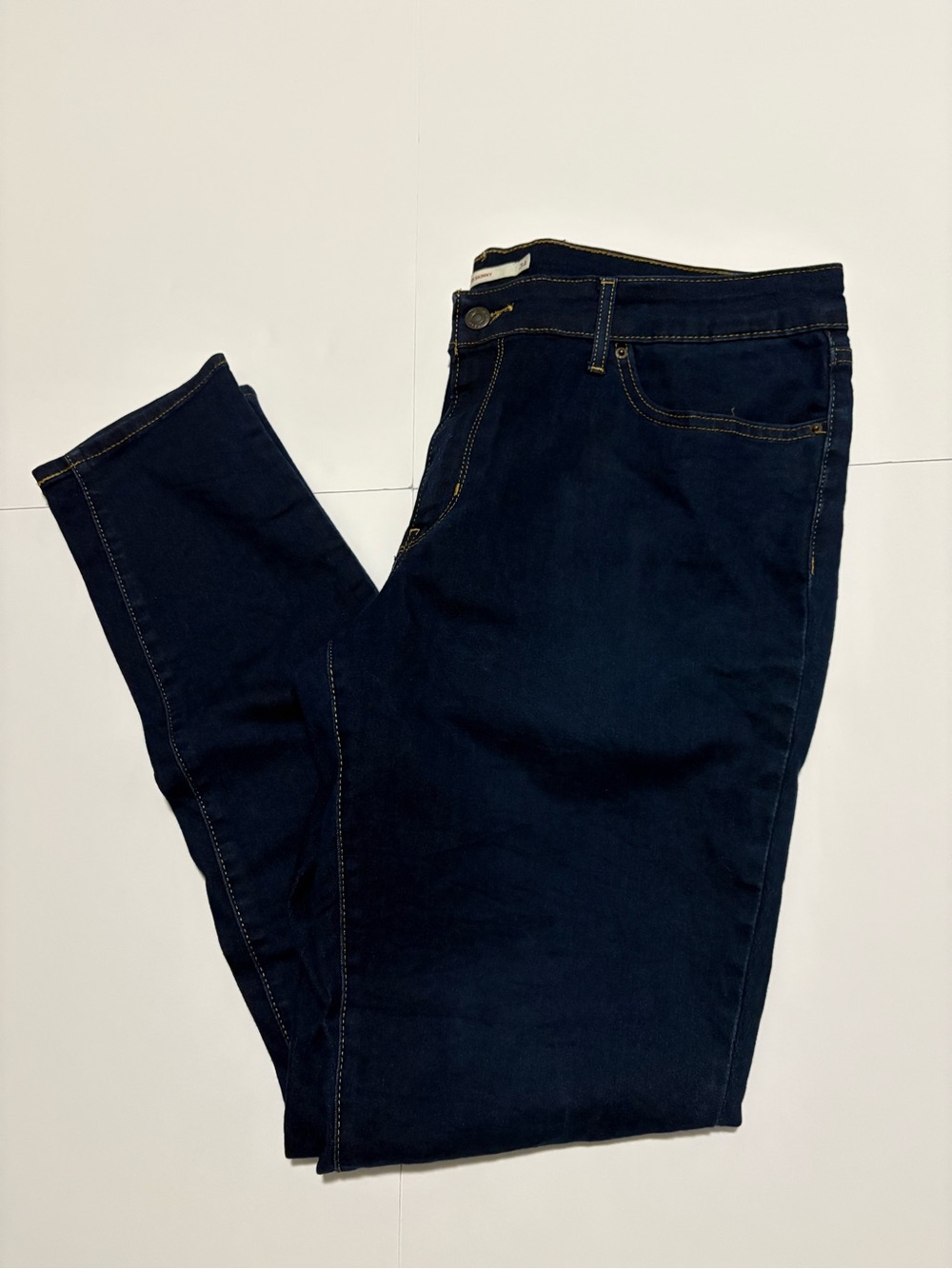 Levi’s 711 Skinny Jeans Size 34 Dark Wash Stretch 36x31